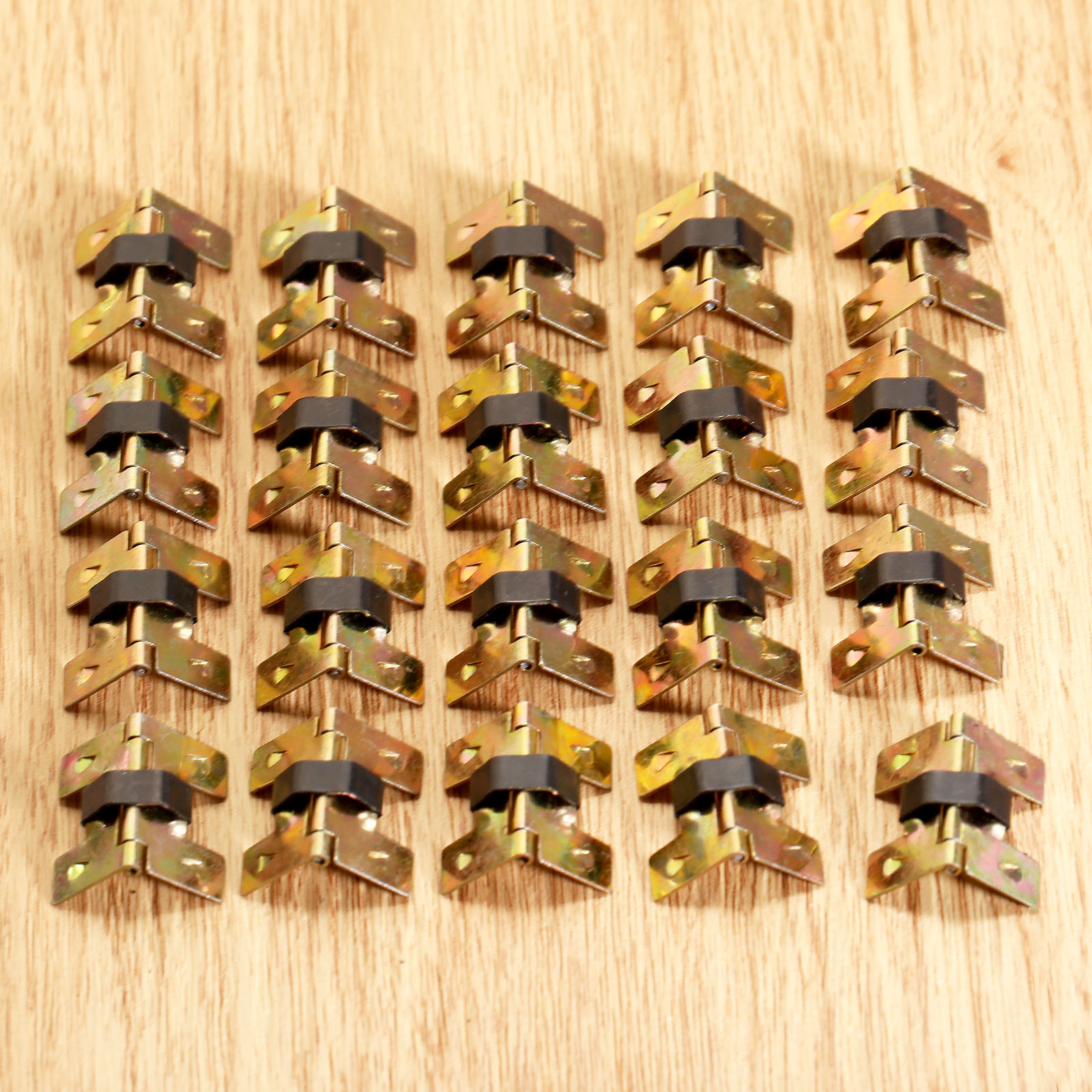 Furniture Hardware Gold - 20pc 20 × 18ミリメートルレトロミニ春ヒンジゴールド内閣は小さな木製ギフトボックス装飾的なヒンジのためのフィッティング家具ハードウェア