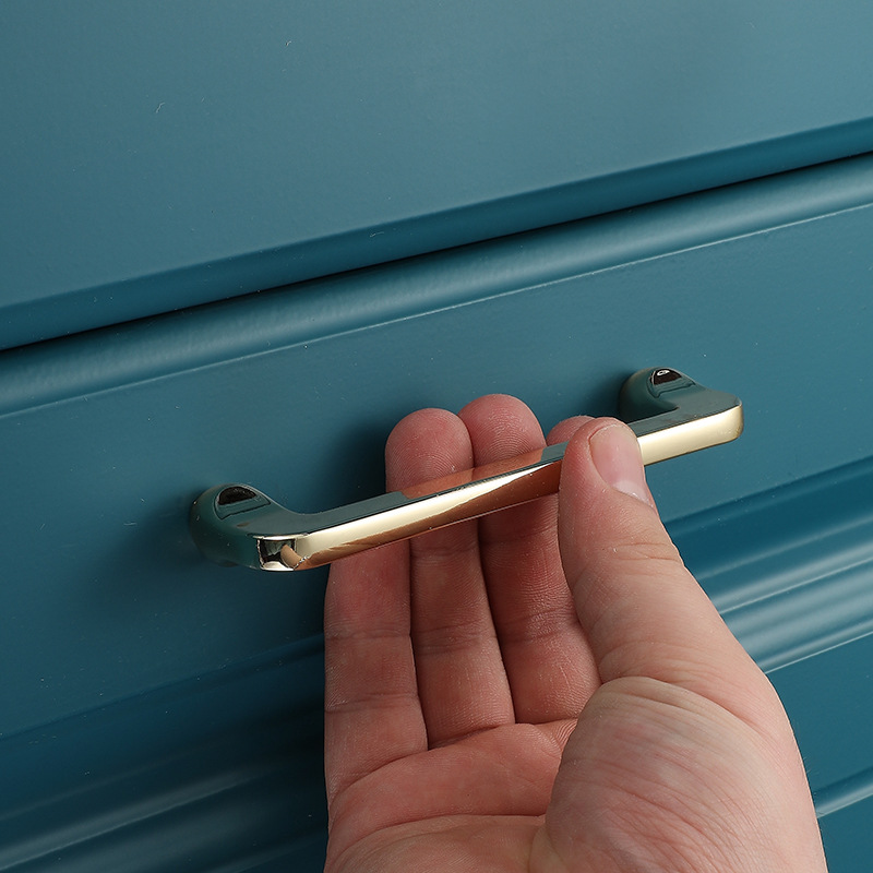 亜鉛合金ブライトゴールドキッチンキャビネットドアハンドルモダ - Furniture Hardware Gold のレビューと価格