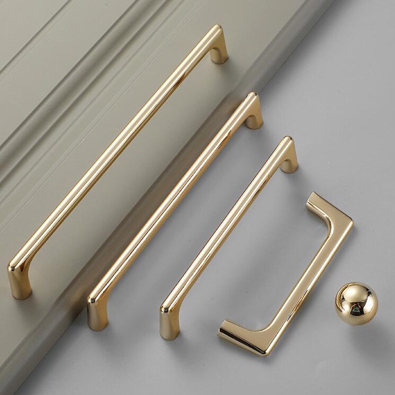 亜鉛合金ブライトゴールドキッチンキャビネットドアハンドルモダ - Furniture Hardware Gold のレビューと価格