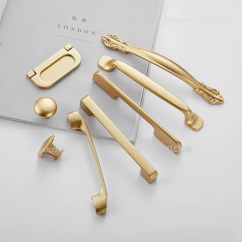 キッチン食器棚ノブスクエア U タイプゴールドキャビネット引 - Furniture Hardware Gold のレビューと価格